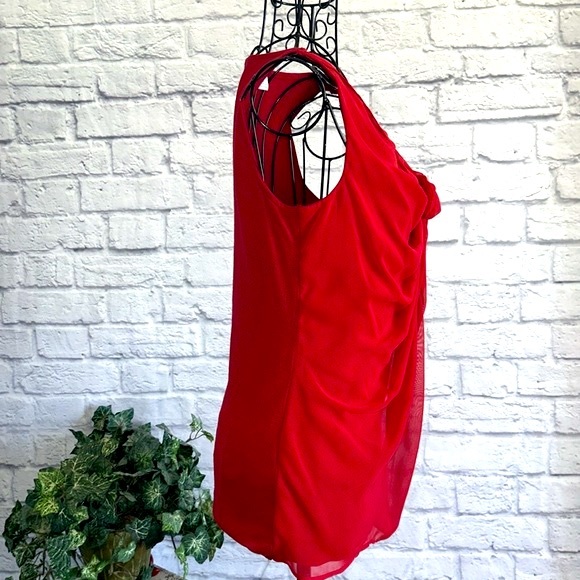 New York and Co. Sleeveless Red Chiffon overlay sleeveless blouse size XS - Picture 5 of 6